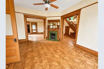 642 W Stephenson Street, Freeport, IL 61032 - Photo 2