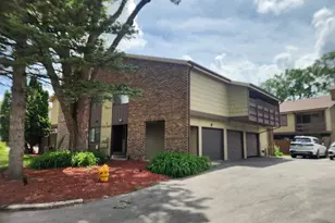 1 Stony Creek Dr, Palos Hills, IL 60465 - Photo 1
