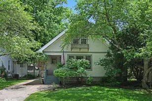 144 S Commonwealth Ave, Aurora, IL 60506 - Photo 1