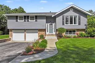 449 S Bennett Ave, Palatine, IL 60067 - Photo 1