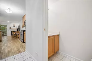 1568 N St Marks Pl, Palatine, IL 60067 - Photo 8