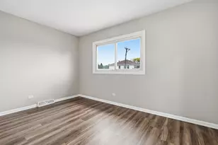 9835 Garden Ct, Schiller Park, IL 60176 - Photo 16