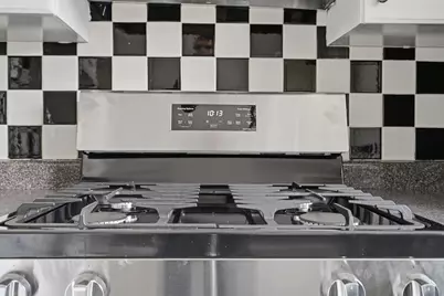 9835 Garden Court, Schiller Park, IL 60176 - Photo 10