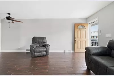 9835 Garden Court, Schiller Park, IL 60176 - Photo 6