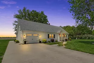 137 Chippewa Dr, Loda, IL 60948 - Photo 1
