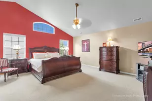 6096 Russell Dr, Hoffman Estates, IL 60192 - Photo 12