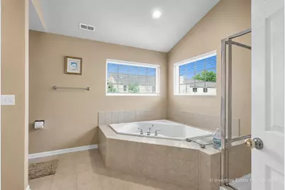 6096 Russell Drive, Hoffman Estates, IL 60192 - Photo 14