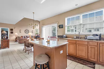 6096 Russell Drive, Hoffman Estates, IL 60192 - Photo 10