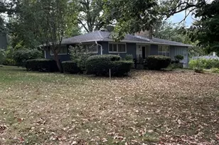 355 Hiawatha Dr, Lake in the Hills, IL 60156 - Photo 14
