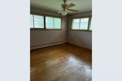 355 Hiawatha Drive, Lake in the Hills, IL 60156 - Photo 8