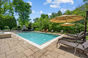 1150 W Keswick Ln W, Lake Forest, IL 60045 - Photo 6