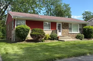 443 Grosvenor Pl, Chicago Heights, IL 60411 - Photo 2