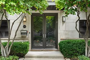 460 W Superior St, Chicago, IL 60654 - Photo 2