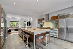 460 W Superior St, Chicago, IL 60654 - Photo 16