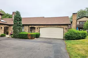 1932 Golf View Dr, Bartlett, IL 60103 - Photo 1