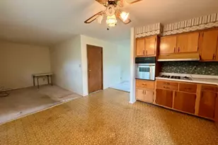 915 16th St, Mendota, IL 61342 - Photo 6