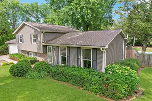 11S556 Book Rd, Naperville, IL 60564 - Photo 2