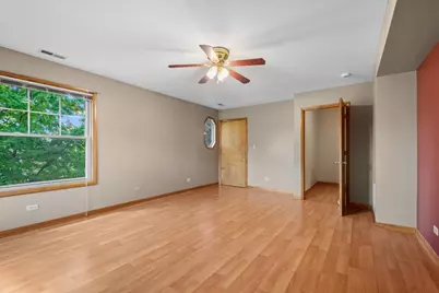5832 Capulina Avenue, Morton Grove, IL 60053 - Photo 14