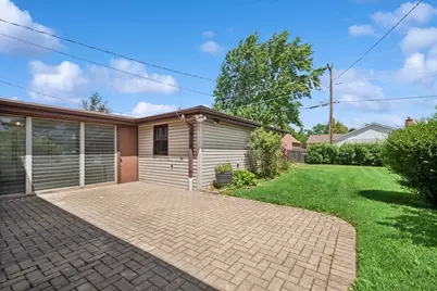 5832 Capulina Avenue, Morton Grove, IL 60053 - Photo 24