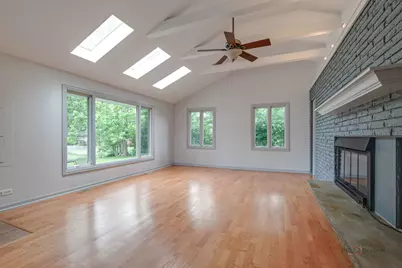 2508 Highland Drive, Lindenhurst, IL 60046 - Photo 10