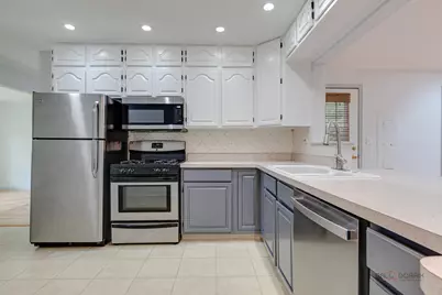 2508 Highland Drive, Lindenhurst, IL 60046 - Photo 14