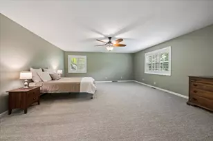 1040 N Charles St, Naperville, IL 60563 - Photo 16