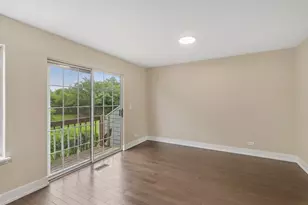 856 W St Johns Pl, Palatine, IL 60067 - Photo 10