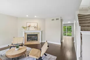 856 W St Johns Pl, Palatine, IL 60067 - Photo 4