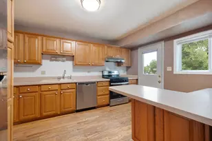1381 Volkamer Trail, Elk Grove Village, IL 60007 - Photo 6
