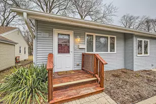 601 Oakwood Dr, Geneva, IL 60134 - Photo 2