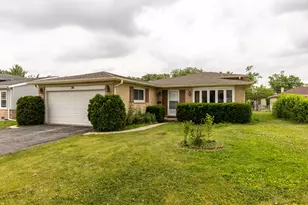 70 Dover Dr, Des Plaines, IL 60018 - Photo 4