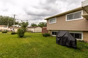 70 Dover Dr, Des Plaines, IL 60018 - Photo 34