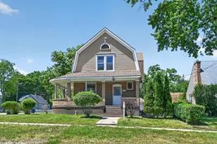 558 N Crystal St, Elgin, IL 60123 - Photo 2