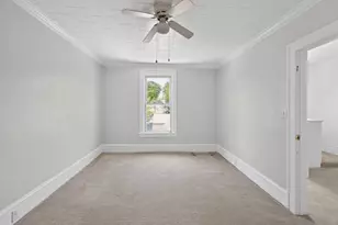 558 N Crystal St, Elgin, IL 60123 - Photo 18