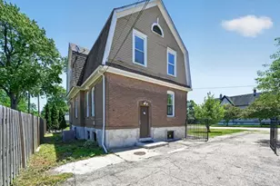 558 N Crystal St, Elgin, IL 60123 - Photo 6