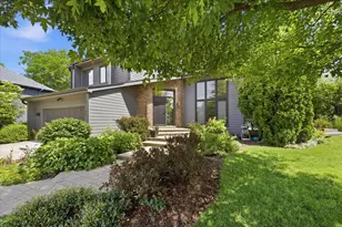 1755 S Wiesbrook Rd, Wheaton, IL 60189 - Photo 2