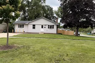 461 E Fullerton Ave S, Glendale Heights, IL 60139 - Photo 1