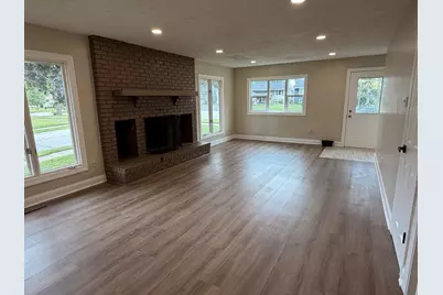 461 E Fullerton Avenue S, Glendale Heights, IL 60139 - Photo 4