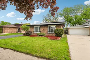 15631 East End Ave, Dolton, IL 60419 - Photo 1