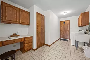 13 N Weston Ave, Elgin, IL 60123 - Photo 16