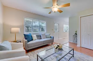 1310 Klein Dr, Streamwood, IL 60107 - Photo 2
