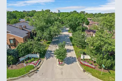 19W182 Ginny Lane E #182, Oak Brook, IL 60523 - Photo 2