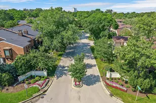 19W182 Ginny Ln E, Oak Brook, IL 60523 - Photo 2