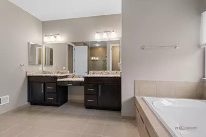 4 Joshua Court, South Barrington, IL 60010 - Photo 18