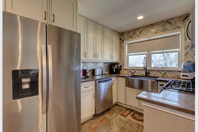 9973 Wilson Avenue, Schiller Park, IL 60176 - Photo 10