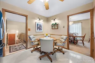 830 Buckingham Ct, Crystal Lake, IL 60014 - Photo 8