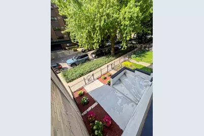 552 W Arlington Place, Chicago, IL 60614 - Photo 2