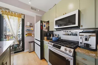 451 W Huron Street #907, Chicago, IL 60654 - Photo 8