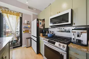 451 W Huron St, Chicago, IL 60654 - Photo 8