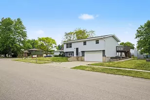 651 Michigan Ave, South Elgin, IL 60177 - Photo 1